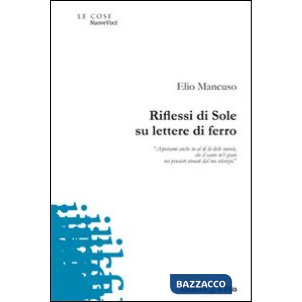 Riflessi di sole su lettere di ferro