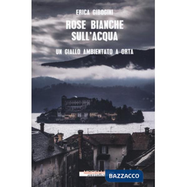 Rose bianche sull'acqua